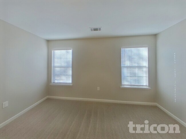 Foto del edificio - 4296 Tucker Chase Drive