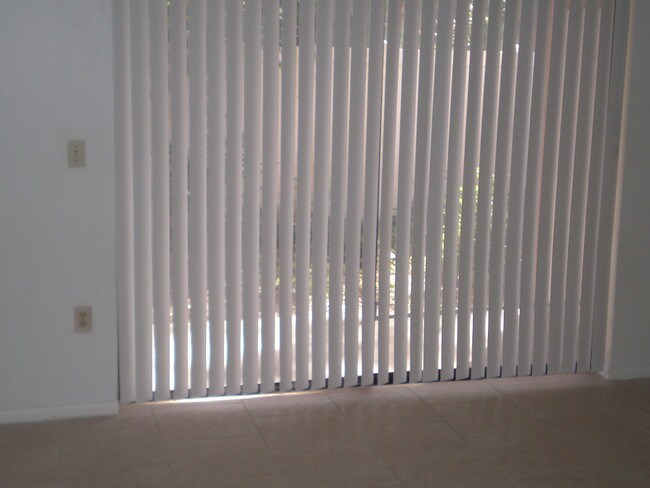 Building Photo - 5866 Windhover Dr