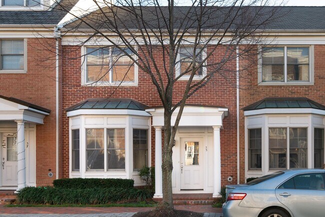 Building Photo - 35 Constitution Way