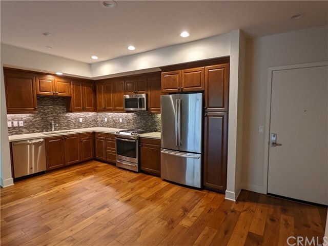 Building Photo - 627 Deep Valley Dr
