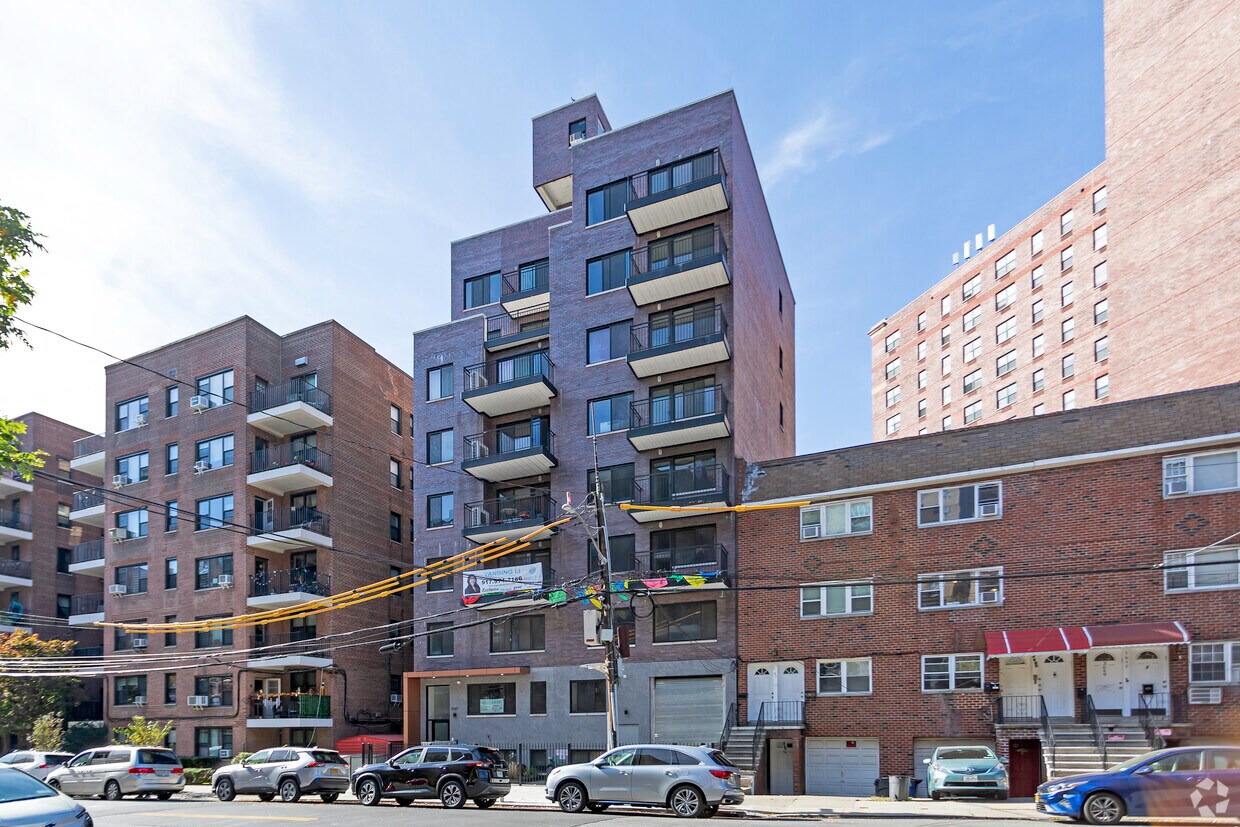 Primary Photo - 3641 Johnson Ave- Riverdale