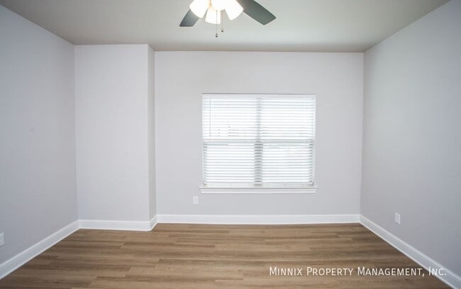 Foto del edificio - 2548 137th St