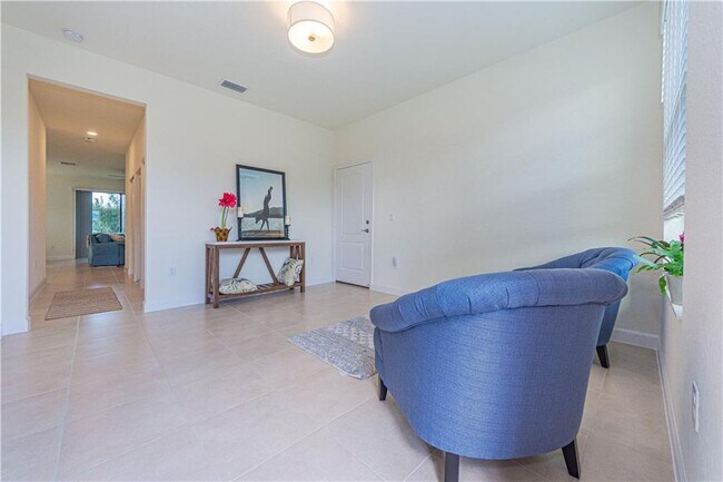 Building Photo - 10109 W Villa Cir