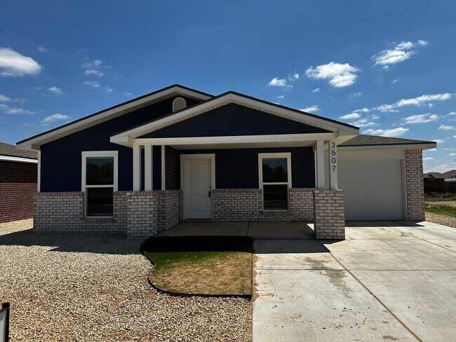 Building Photo - Awesome home in Upland West available now!