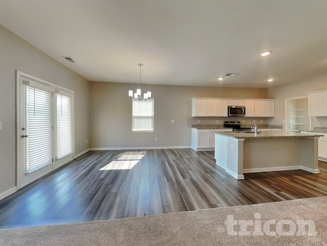 Building Photo - 158 Ingle Dr