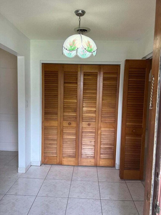 Foto del edificio - 4012 Greenwood Dr