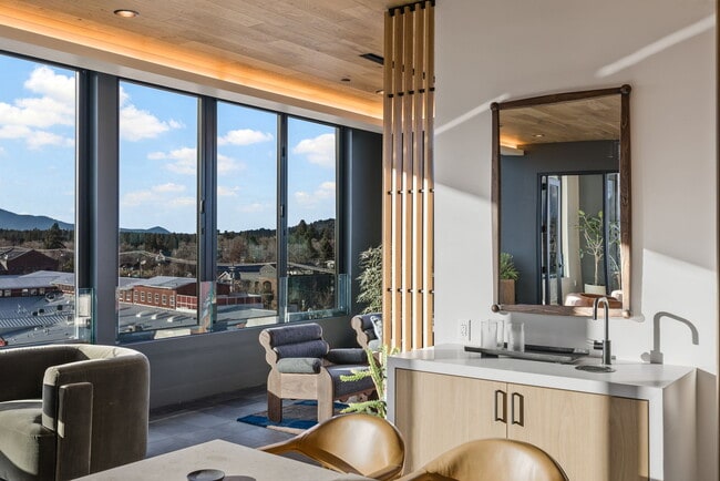 Building Photo - Jackstraw