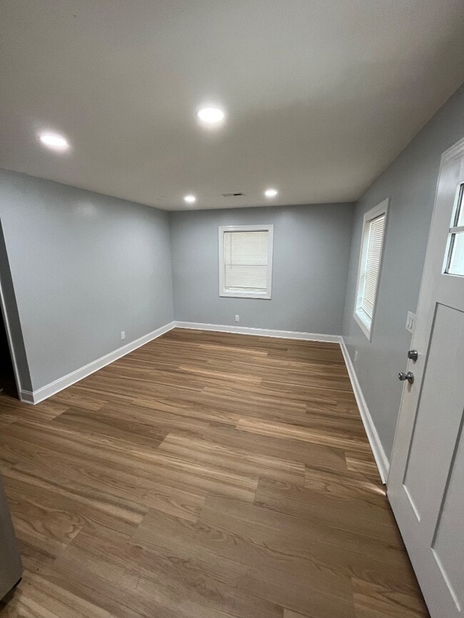 Building Photo - 2617 Dundeen St