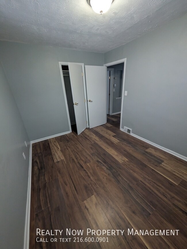 Foto del edificio - 15709 Northwood Ave