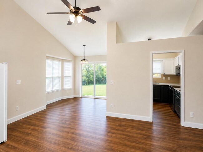 Foto del edificio - 221 S Maize Rd