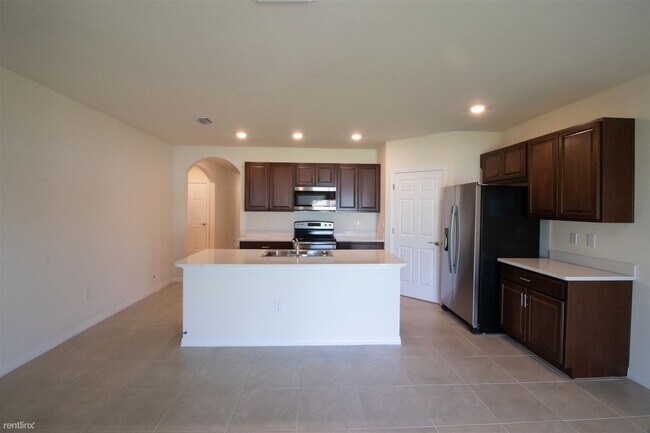 Building Photo - 4 br, 2 bath House - 2009 Southeast 8th Place