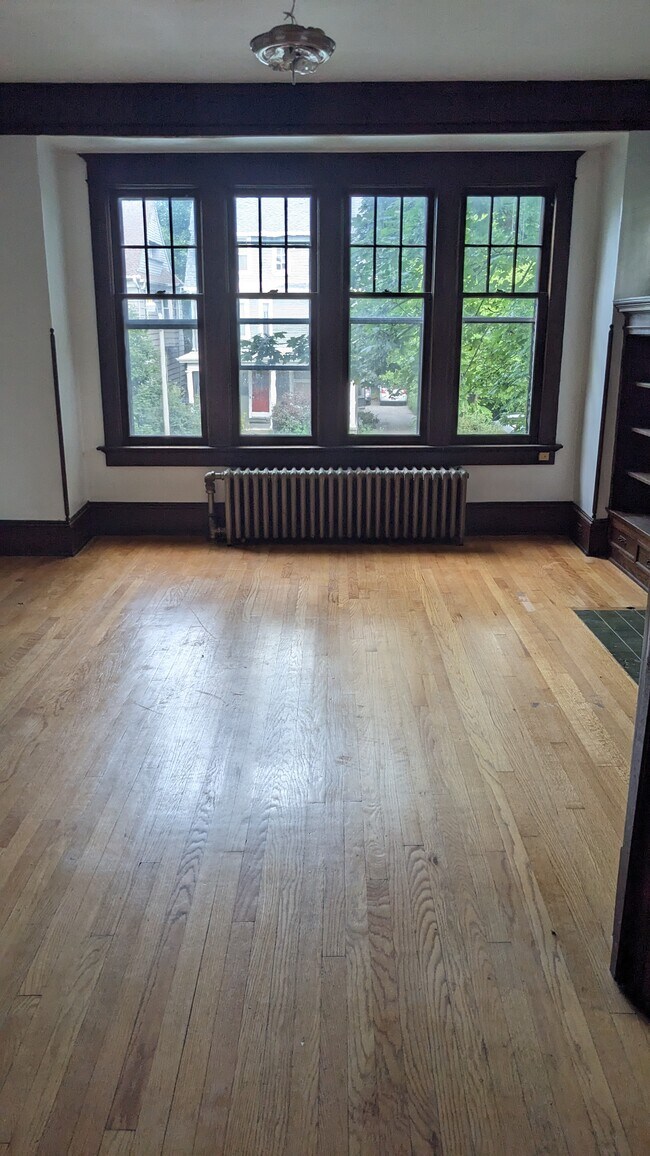 Foto del edificio - 2819-2821 N Murray Ave