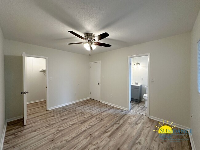 Foto del edificio - Nice 2 Bedroom Duplex in Fort Walton Beach...