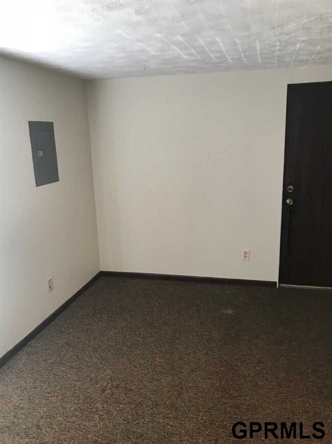 Building Photo - 2912 Van Buren St