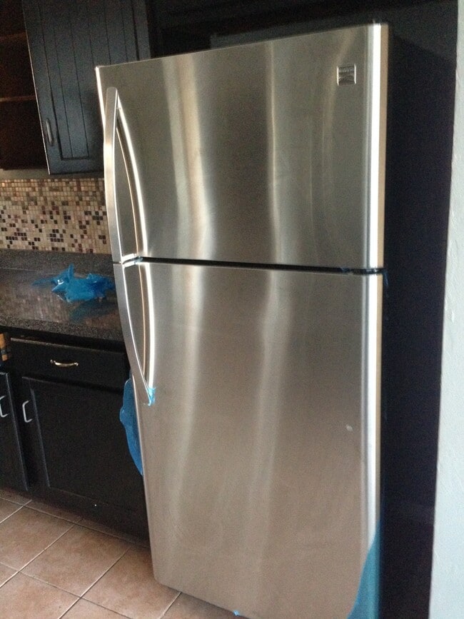 Building Photo - 5820 Wilshire Ct