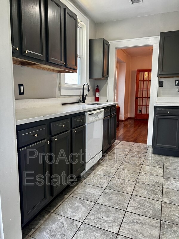 Foto del edificio - 1623 Lafayette Blvd