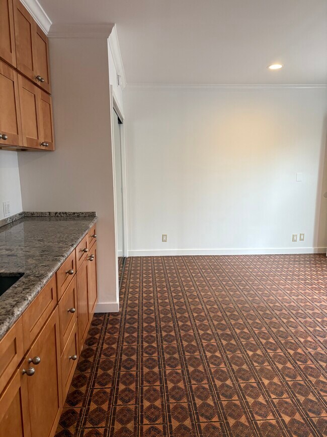 Foto del edificio - 8028 Blackburn Ave