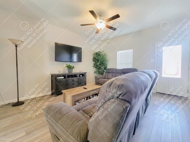 Building Photo - 3 br, 2.5 bath House - 517 Congress Way