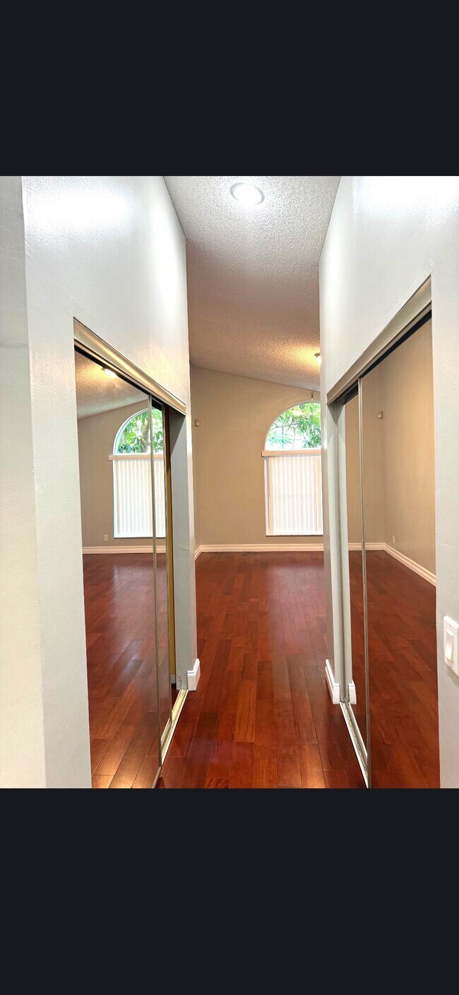 Foto del edificio - 12390 Summer Springs Dr