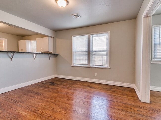 Building Photo - 3315 N Youngs Blvd