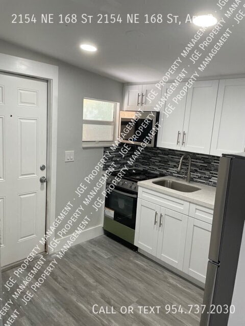 Foto principal - 2154 NE 168th St
