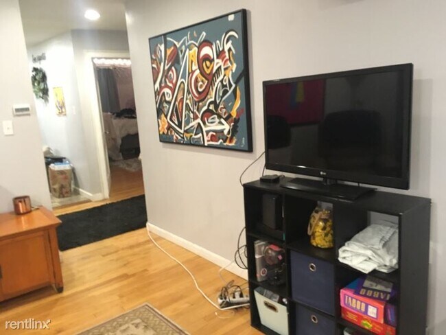 Foto del edificio - 5 br, 2 bath House - 37 Woodstock Ave # 558