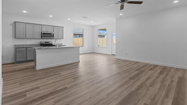 Building Photo - 8536 Big Apple Dr