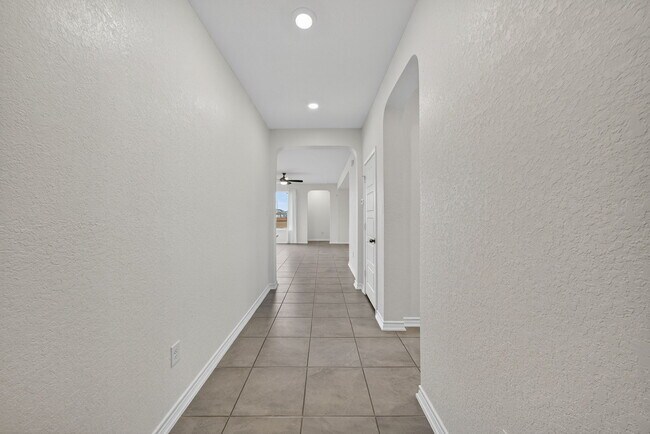 Foto del edificio - 8014 Kingfisher Lndg