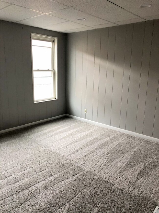 Building Photo - 3 bed 1 bath in South Oakland - Central air, washer/dryer, updated, dishwasher