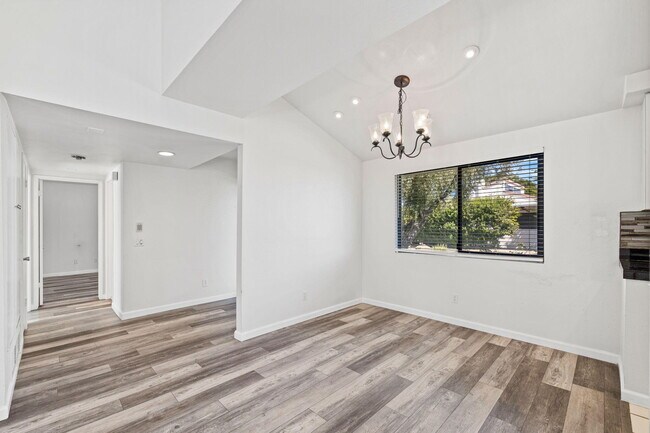 Building Photo - 72730 Sage Ct