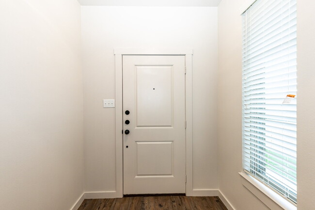 Building Photo - Beautiful 2 Story Town Homes located in So...