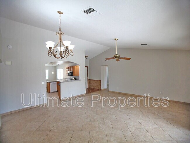 Building Photo - 4611 N 87th Ave