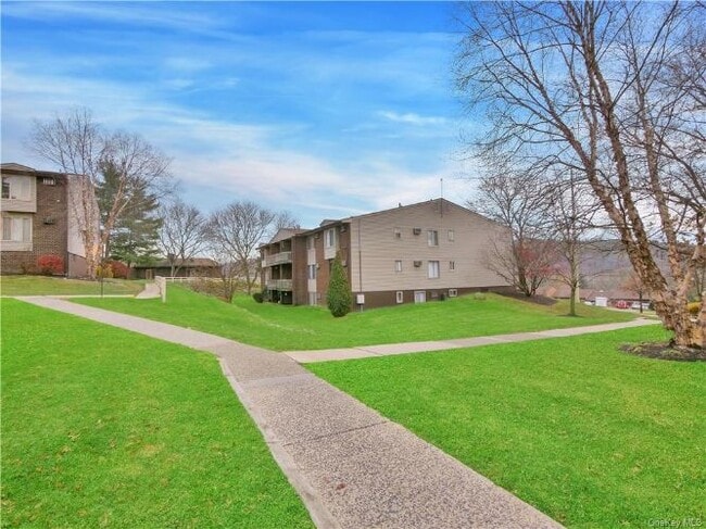 Foto del edificio - 53 Country Club Ln