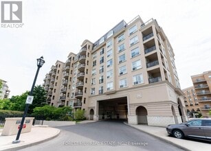Building Photo - 1 Maison Parc Ct