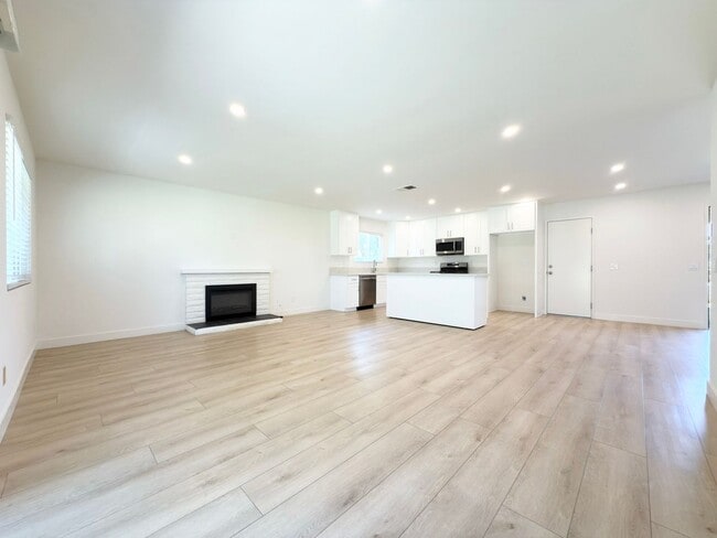 Foto del edificio - Remodeled Single Level in Cul-de-Sac!