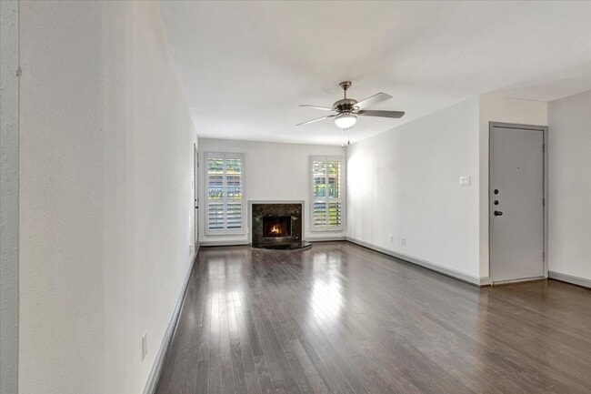 Building Photo - 1601 S Shepherd Dr