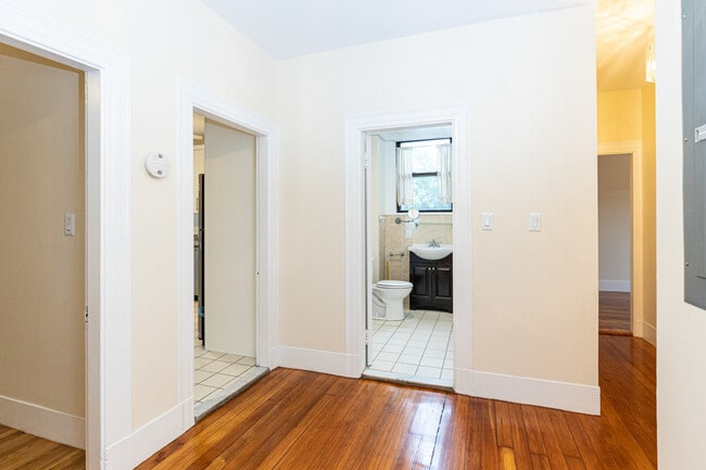 Building Photo - 111 Cypress St