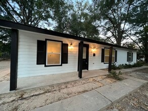 Building Photo - 311 Floyd St