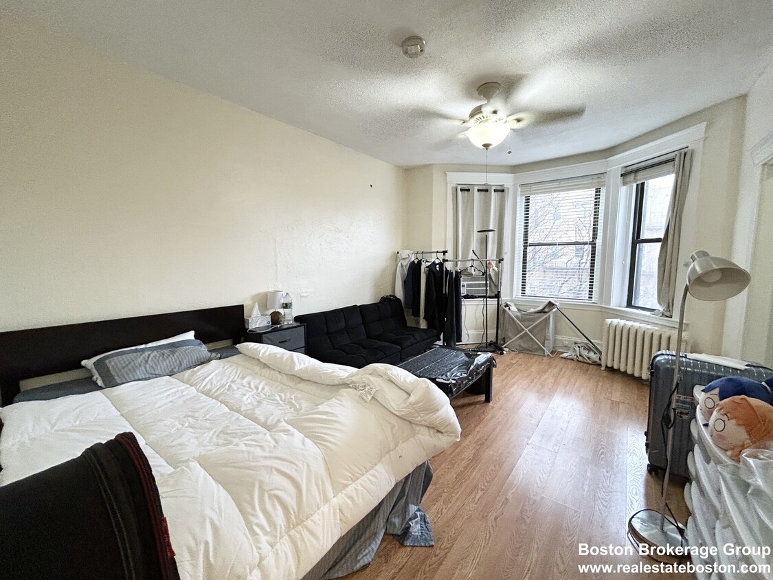 Primary Photo - 39 Hemenway St