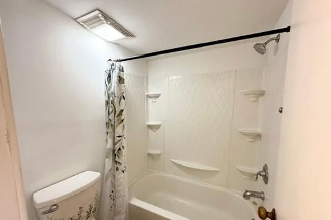 Building Photo - Lovely Studio in Gated Community Utilities Included