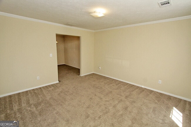 Building Photo - 210 Arborfield Way