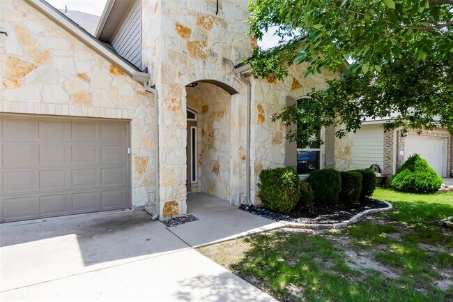 Foto del edificio - 245 Deep Creek Dr