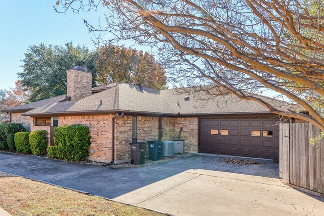 Building Photo - 2 Bedroom, 2 Bath in Overton South