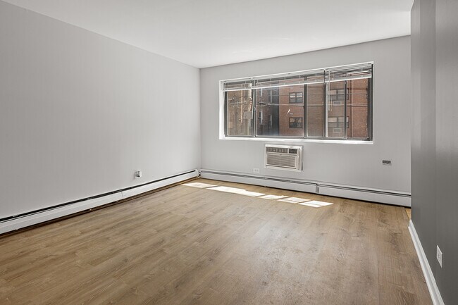 Foto del edificio - 6029 N Winthrop Ave