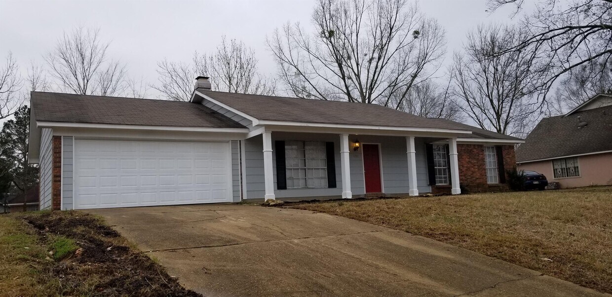 Foto principal - 4725 Will-O-Wood Blvd