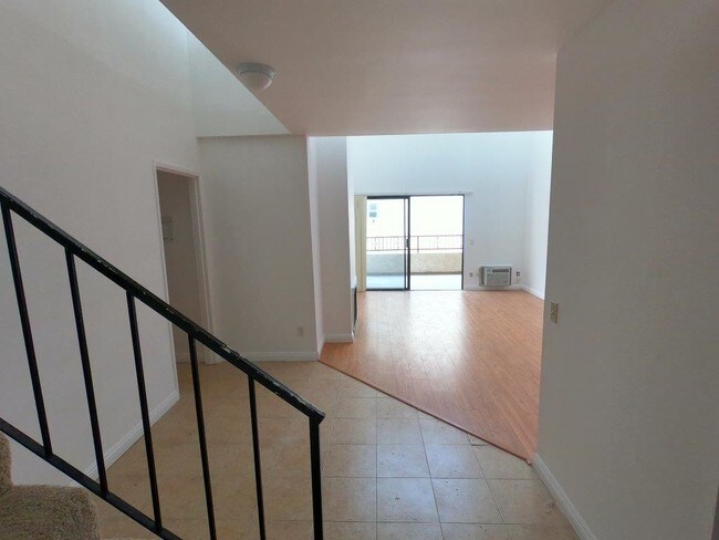 Foto del edificio - 9848 Tabor St