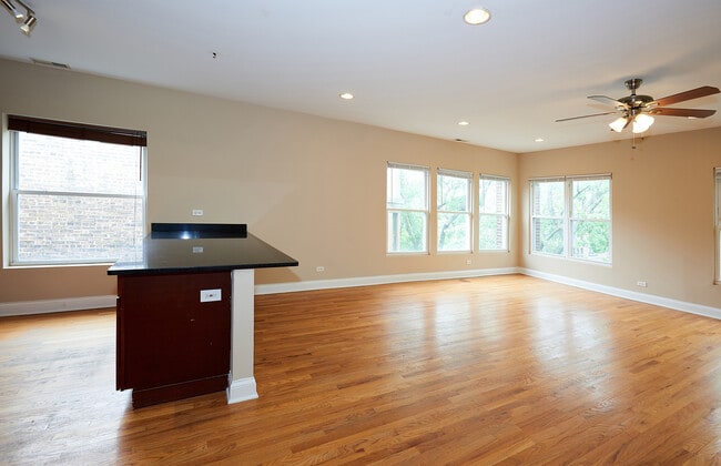 Foto del edificio - 1609 W Farwell Ave