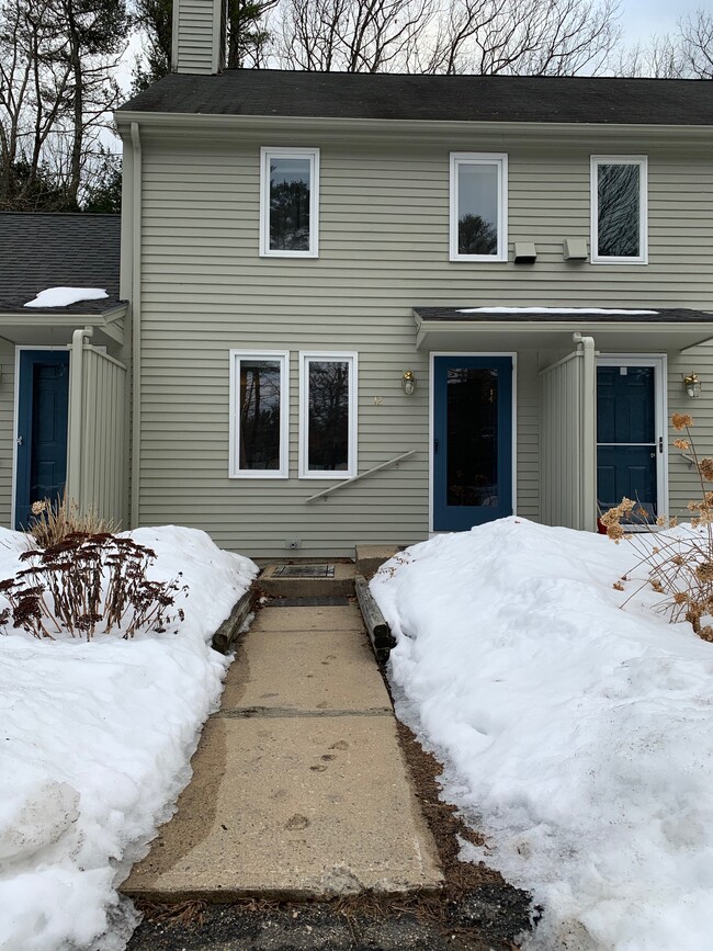 Building Photo - 12 High Bluff Dr