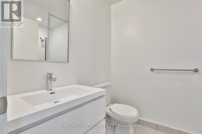 Photo du bâtiment - 8119-A8119 Birchmount Rd