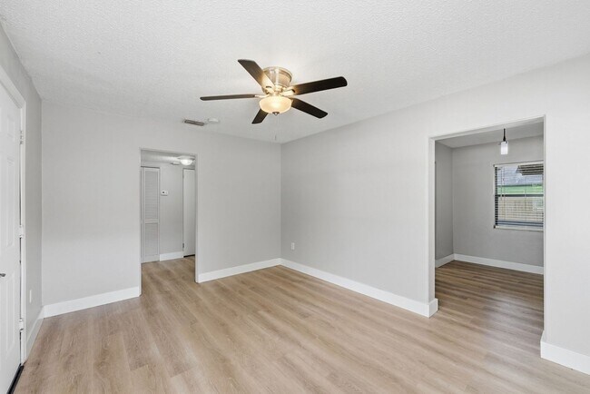 Building Photo - Move-In Ready 2-Bedroom Home with Private Backyard in the Heart of Orlando
